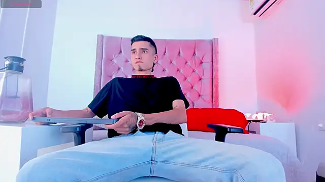 Ethan Boy  online show from 10/29/25, 07:26