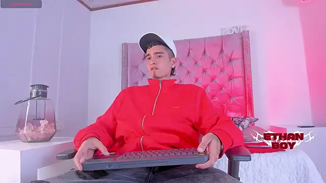 Ethan Boy  online show from 11/25/25, 08:53