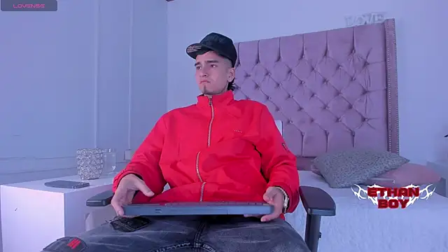 Ethan Boy  online show from 12/01/25, 08:58