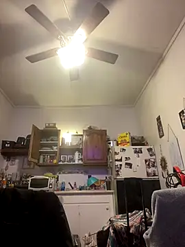 Snapshot of EdNEmSexyBlend chatting on 10/31/25, 11:50 EdNEmSexyBlend online show from 10/31/25, 11:50