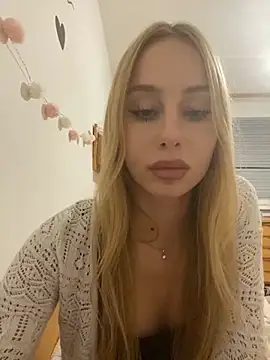 Snapshot of RemyStyles chatting on 11/05/25, 04:18 RemyStyles online show from 11/05/25, 04:18