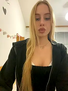 Snapshot of RemyStyles chatting on 11/06/25, 06:31 RemyStyles online show from 11/06/25, 06:31