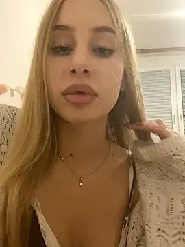 Snapshot of RemyStyles chatting on 11/13/25, 06:18 RemyStyles online show from 11/13/25, 06:18