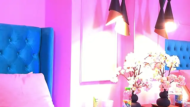 TaliaMorenne online show from 11/08/25, 04:07