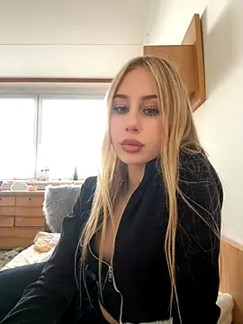 Snapshot of JudithCarly chatting on 11/03/25, 01:12 JudithCarly online show from 11/03/25, 01:12