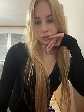 Snapshot of JudithCarly chatting on 11/10/25, 10:09 JudithCarly online show from 11/10/25, 10:09