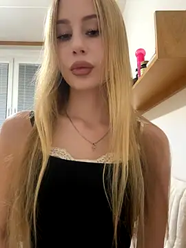 Snapshot of JudithCarly chatting on 11/20/25, 08:08 JudithCarly online show from 11/20/25, 08:08