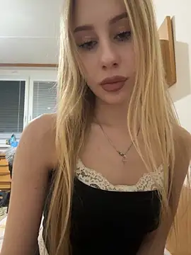 Snapshot of JudithCarly chatting on 11/21/25, 07:45 JudithCarly online show from 11/21/25, 07:45