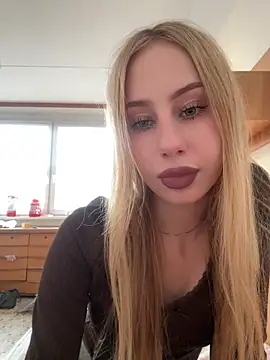 Snapshot of JudithCarly chatting on 12/17/25, 02:23 JudithCarly online show from 12/17/25, 02:23