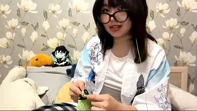 Snapshot of YunaMuse chatting on 10/12/25, 07:35 YunaMuse online show from 10/12/25, 07:35