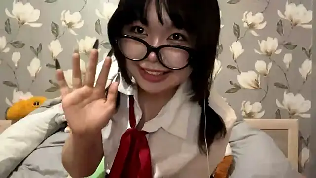 Snapshot of YunaMuse chatting on 10/17/25, 08:22 YunaMuse online show from 10/17/25, 08:22