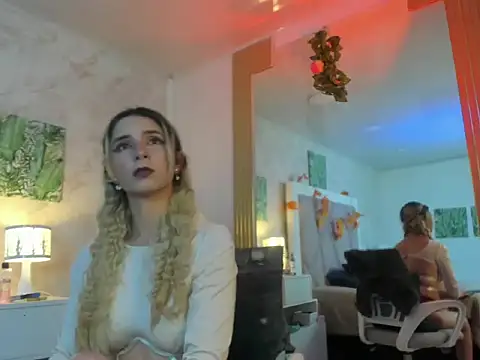 Sophie teller online show from 11/07/25, 02:00