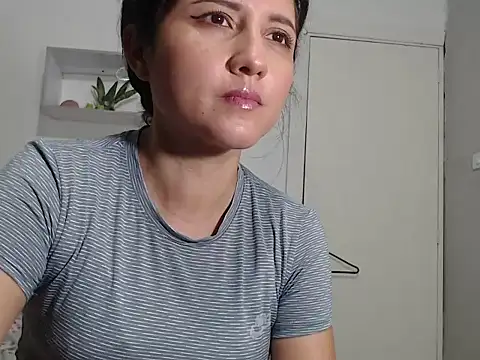 Renata Rivas online show from 01/13/26, 04:29