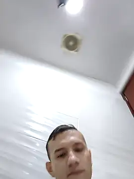 andriu656 online show from 10/21/25, 01:39