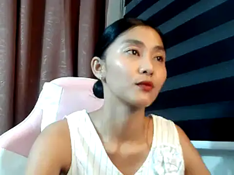 Snapshot of De_amore chatting on 10/15/25, 12:38 De amore online show from 10/15/25, 12:38