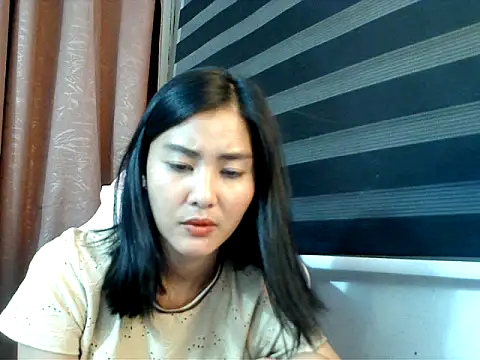 Snapshot of De_amore chatting on 10/21/25, 01:23 De amore online show from 10/21/25, 01:23