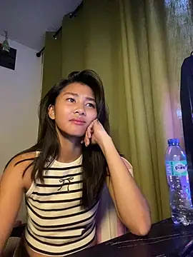 Snapshot of De_amore chatting on 06/26/26, 02:27 De amore online show from 06/26/26, 02:27