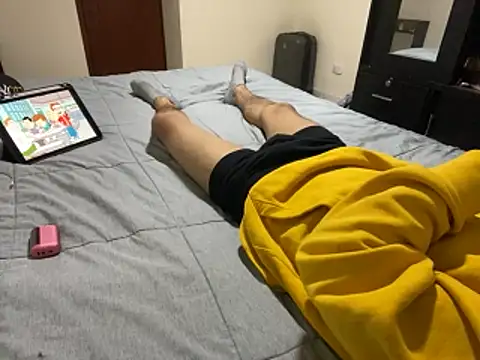 Joven Modelo online show from 10/24/25, 02:52