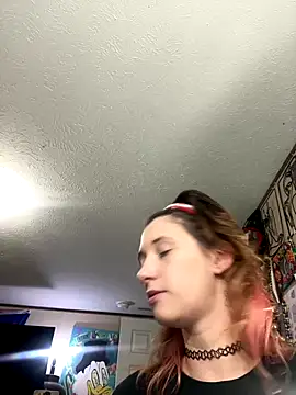 Snapshot of Mustbethemoney1234 chatting on 10/16/25, 12:44 Mustbethemoney1234 online show from 10/16/25, 12:44