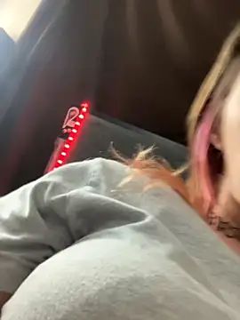 Snapshot of Mustbethemoney1234 chatting on 10/19/25, 11:11 Mustbethemoney1234 online show from 10/19/25, 11:11