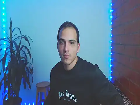 Maax3023 online show from 11/02/25, 05:04