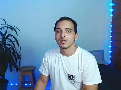 Maax3023 online show from 11/05/25, 04:51