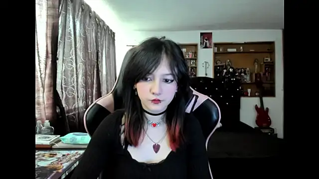 Maki Zein  online show from 11/20/25, 05:45