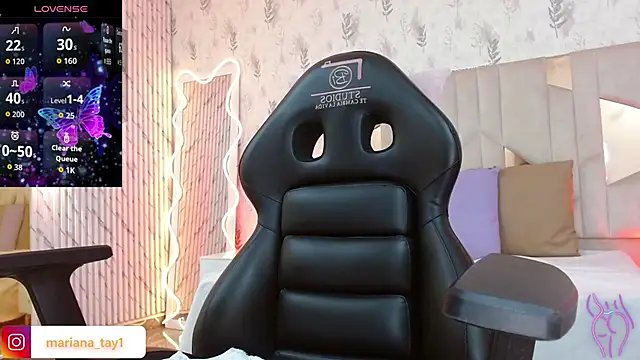 MARIANA TAY1 online show from 11/15/25, 03:04