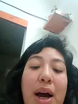 Limoncito027 online show from 10/10/25, 04:11