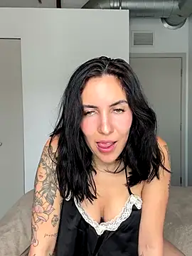 Snapshot of Lolathebaddie chatting on 10/13/25, 03:34 Lolathebaddie online show from 10/13/25, 03:34