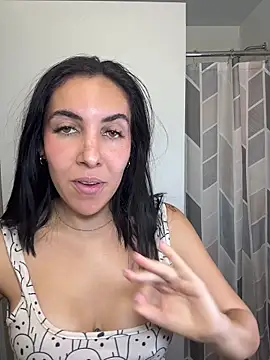 Snapshot of Lolathebaddie chatting on 10/27/25, 05:06 Lolathebaddie online show from 10/27/25, 05:06