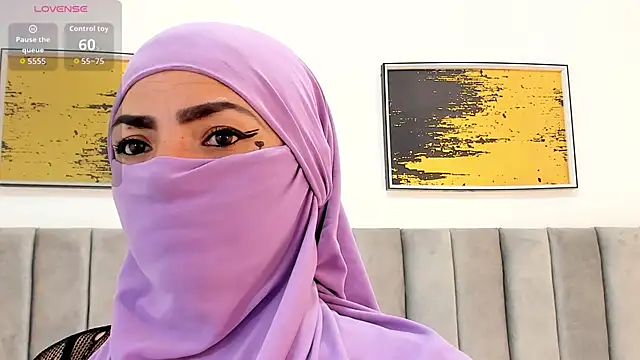 Snapshot of _naylaa_ chatting on 11/07/25, 04:01 naylaa online show from 11/07/25, 04:01