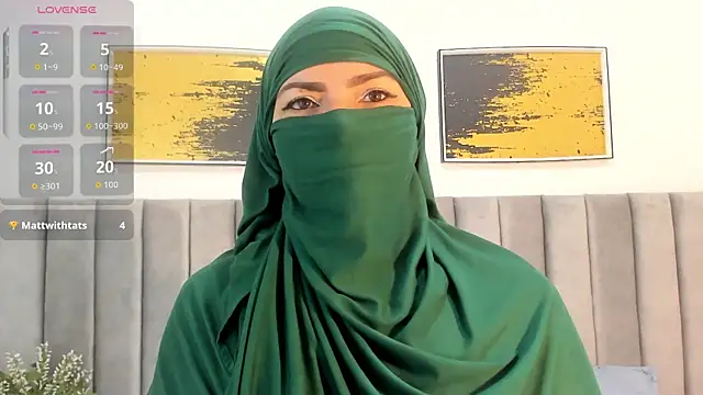 Snapshot of _naylaa_ chatting on 11/08/25, 04:01 naylaa online show from 11/08/25, 04:01