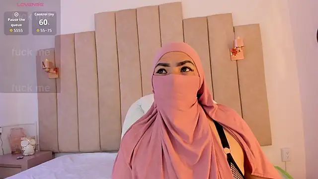 Snapshot of _naylaa_ chatting on 11/30/25, 04:05 naylaa online show from 11/30/25, 04:05