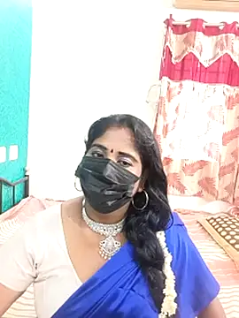 Snapshot of tamil-aunt chatting on 10/14/25, 04:35 tamil-aunt online show from 10/14/25, 04:35