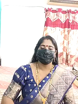 tamil-aunt online show from 11/14/25, 04:44