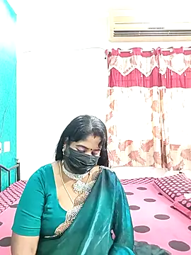 tamil-aunt online show from 11/24/25, 03:39