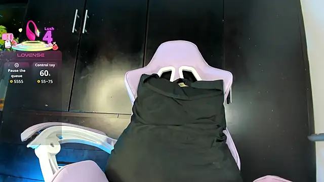 Snapshot of latin_kay1 chatting on 10/13/25, 01:38 latin kay1 online show from 10/13/25, 01:38