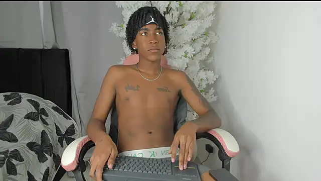 Snapshot of latin_kay1 chatting on 03/17/26, 07:39 latin kay1 online show from 03/17/26, 07:39