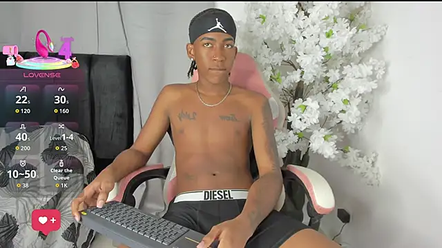 Snapshot of latin_kay1 chatting on 03/20/26, 10:14 latin kay1 online show from 03/20/26, 10:14