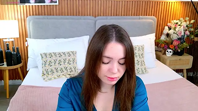 Snapshot of JulliRoss chatting on 10/22/25, 05:08 JulliRoss online show from 10/22/25, 05:08