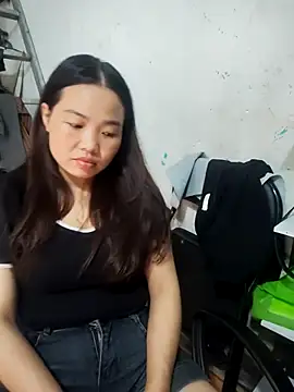 Snapshot of pusi_xinh chatting on 10/15/25, 03:50 pusi xinh online show from 10/15/25, 03:50