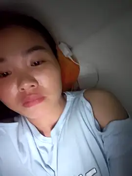 Snapshot of pusi_xinh chatting on 10/17/25, 08:55 pusi xinh online show from 10/17/25, 08:55