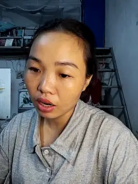 Snapshot of pusi_xinh chatting on 10/19/25, 02:50 pusi xinh online show from 10/19/25, 02:50