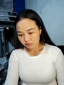 Snapshot of pusi_xinh chatting on 10/21/25, 04:35 pusi xinh online show from 10/21/25, 04:35