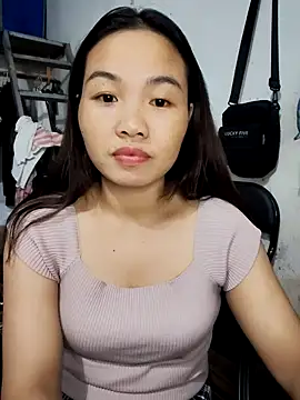 Snapshot of pusi_xinh chatting on 10/21/25, 05:13 pusi xinh online show from 10/21/25, 05:13