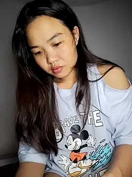 Snapshot of pusi_xinh chatting on 10/25/25, 03:25 pusi xinh online show from 10/25/25, 03:25