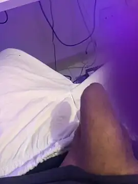 Snapshot of tykun chatting on 12/14/24, 08:45 tykun online show from 12/14/24, 08:45