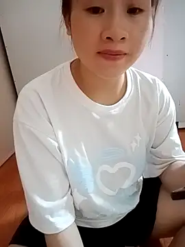 tuongvycute online show from 10/10/25, 01:10