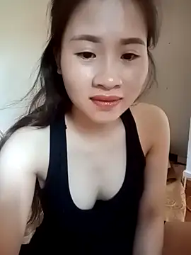 tuongvycute online show from 10/13/25, 05:40